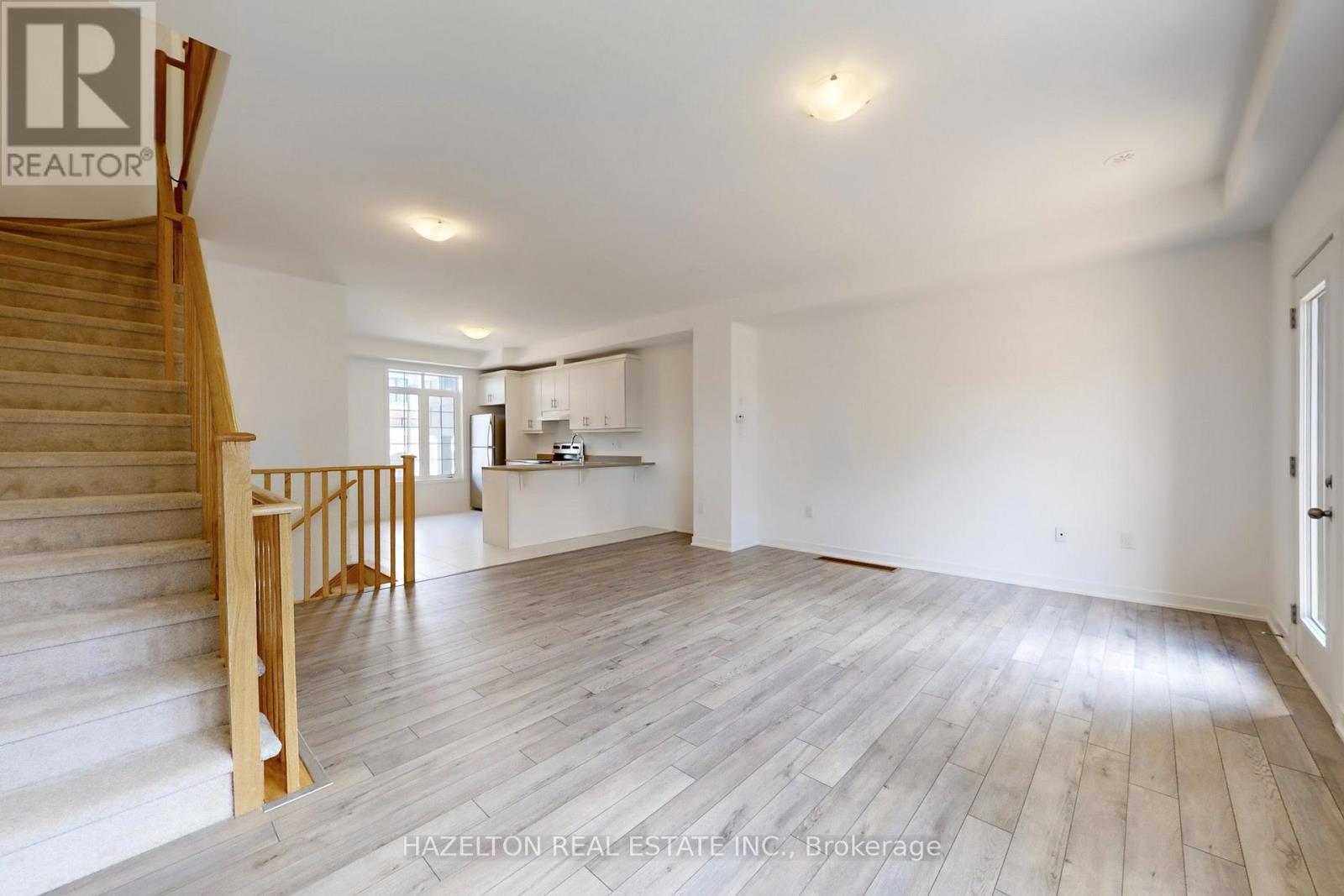 Photo 6 of 26 Calloway Way, Whitby ON