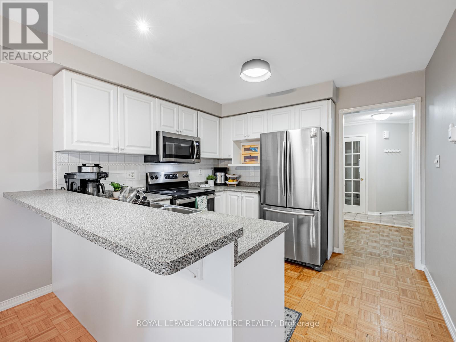 Photo 14 of 7 Knox Crescent, Whitby ON