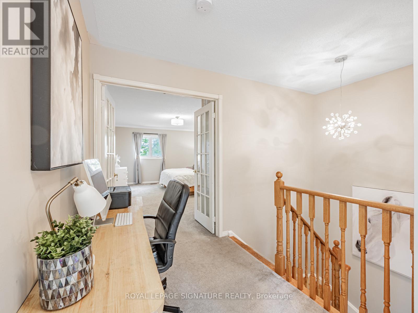 Photo 23 of 7 Knox Crescent, Whitby ON