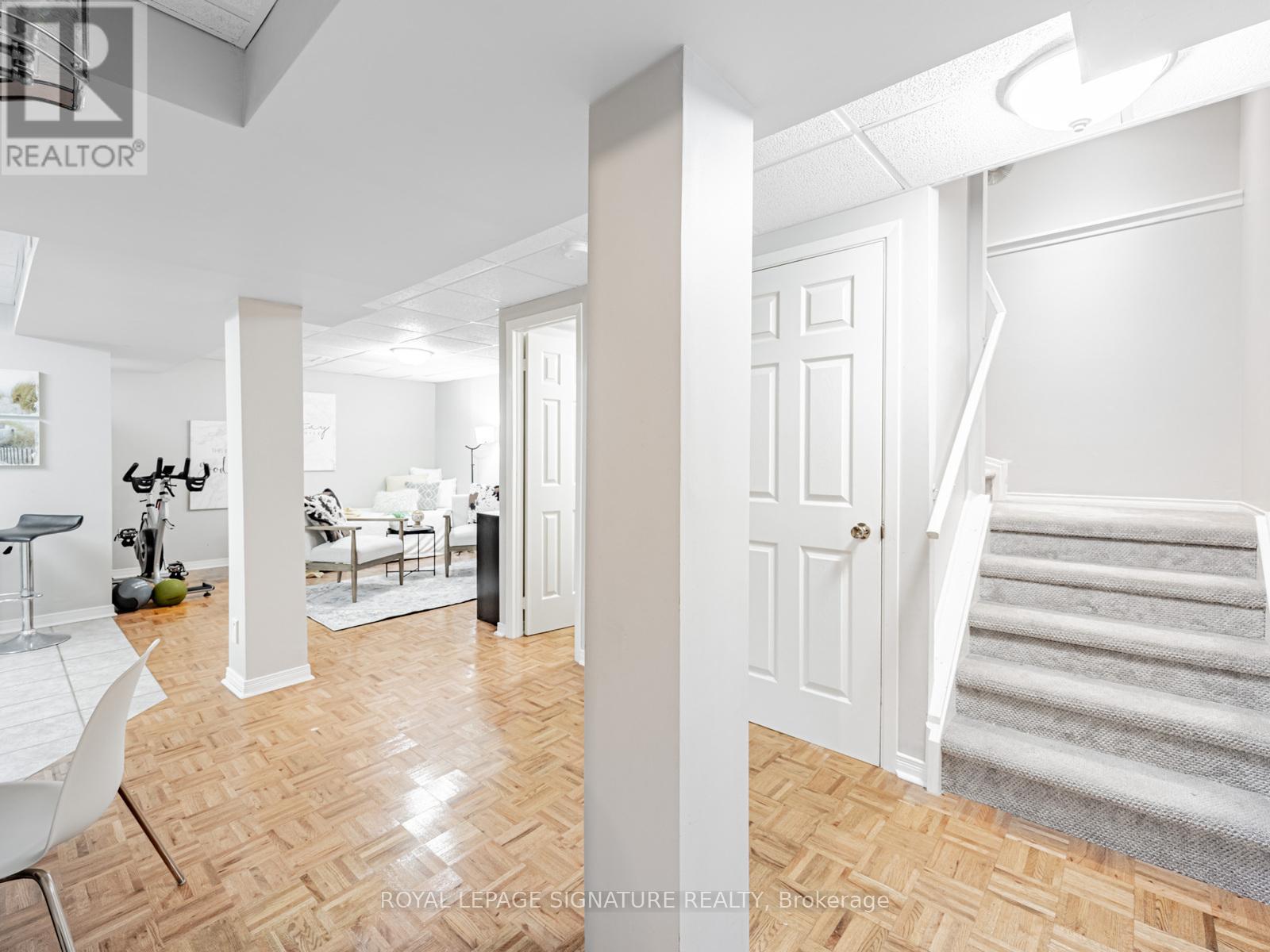 Photo 30 of 7 Knox Crescent, Whitby ON