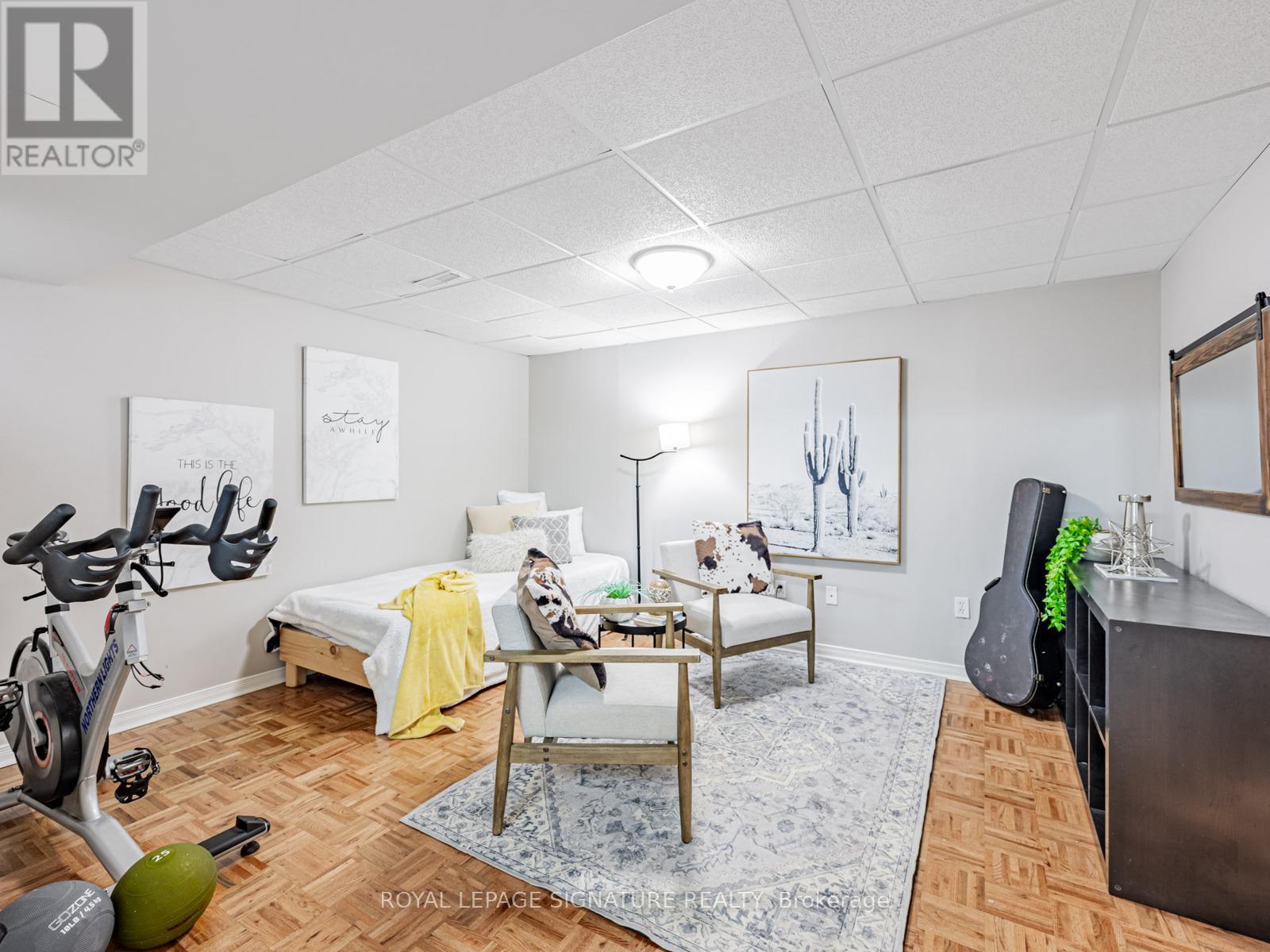 Photo 32 of 7 Knox Crescent, Whitby ON