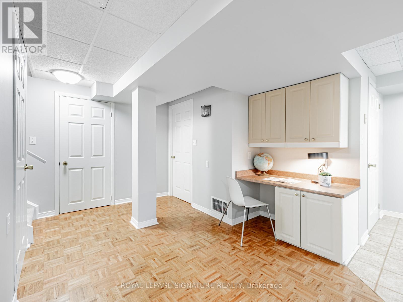 Photo 34 of 7 Knox Crescent, Whitby ON