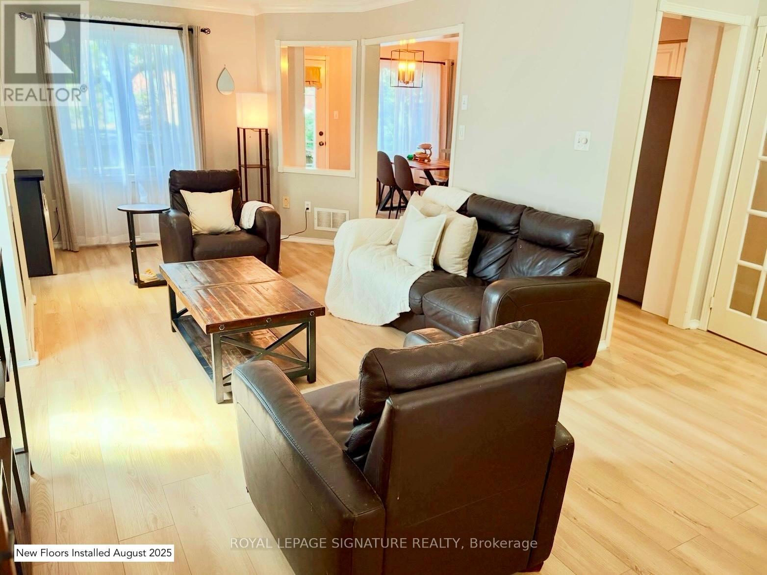 Photo 7 of 7 Knox Crescent, Whitby ON