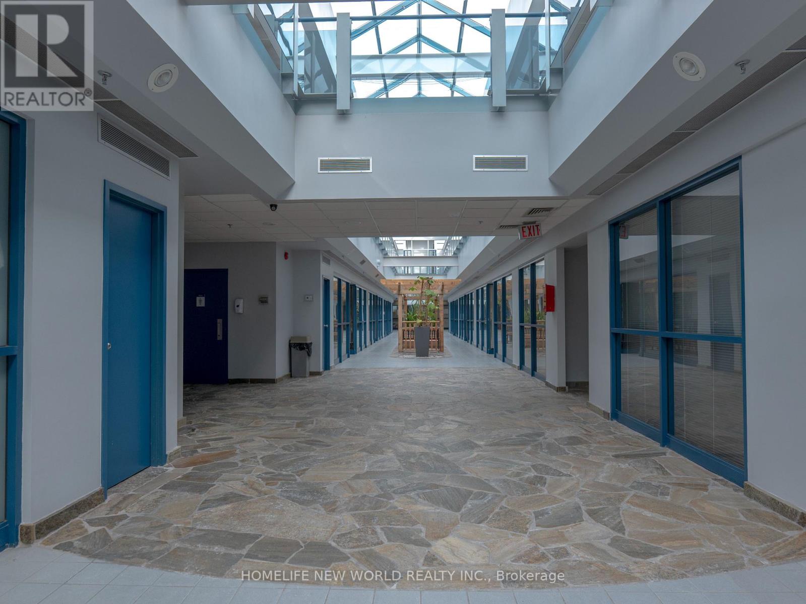 Photo 16 of 100 8901 Woodbine Avenue, Markham ON