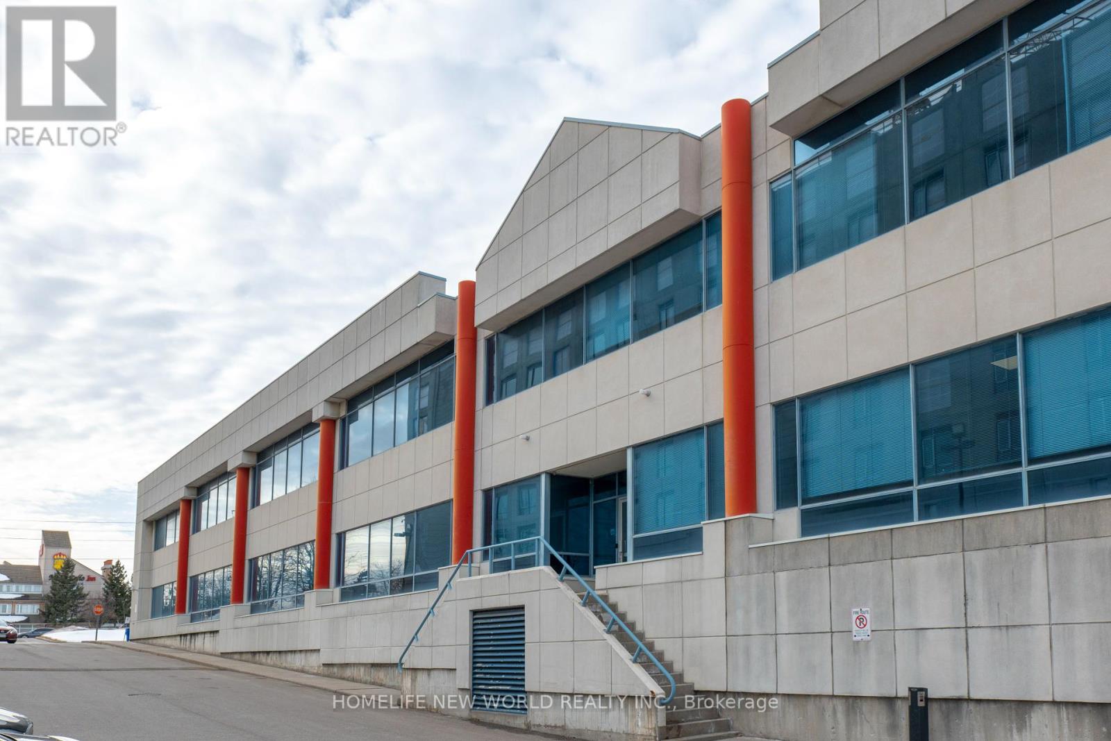 Photo 24 of 100 8901 Woodbine Avenue, Markham ON