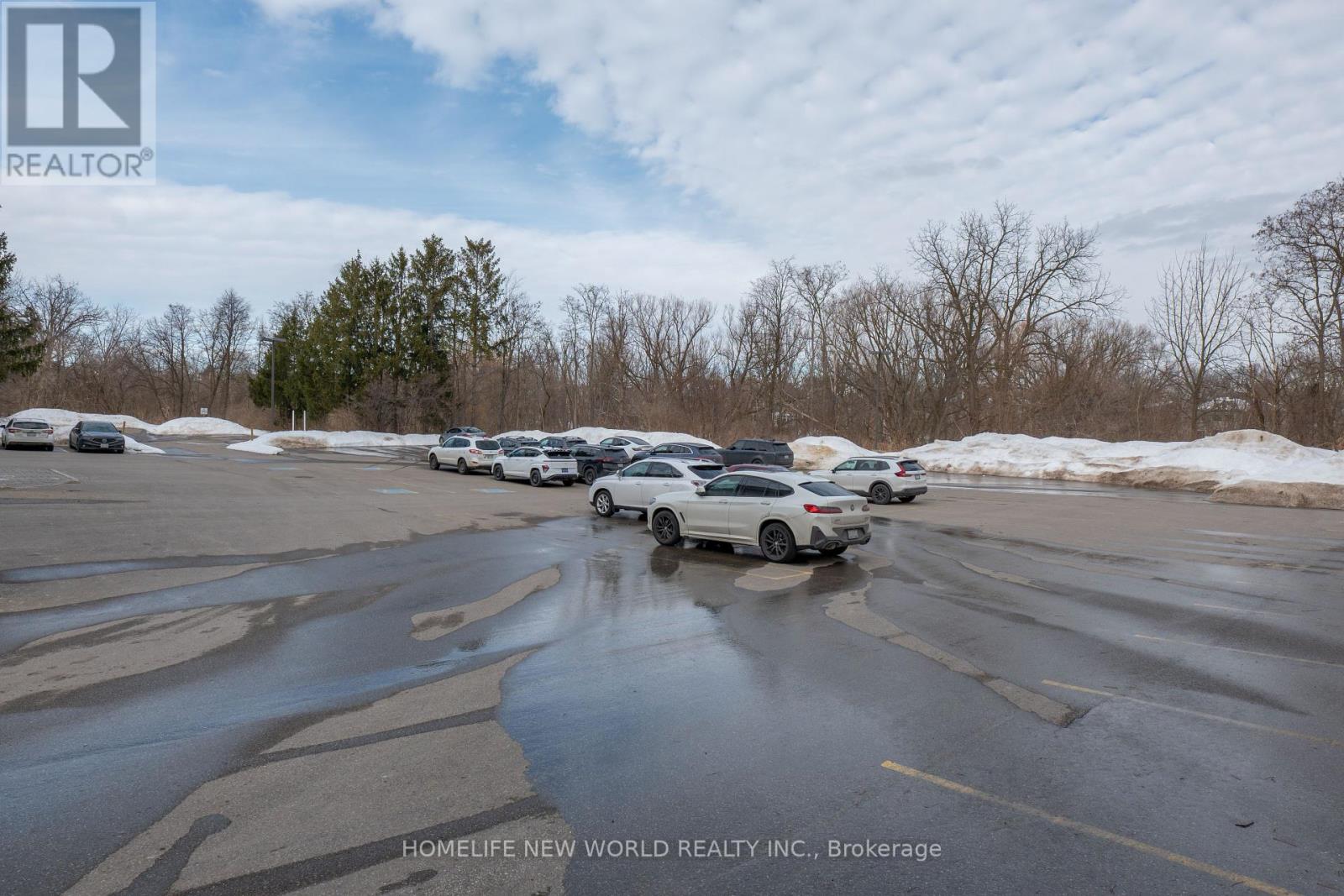 Photo 25 of 100 8901 Woodbine Avenue, Markham ON