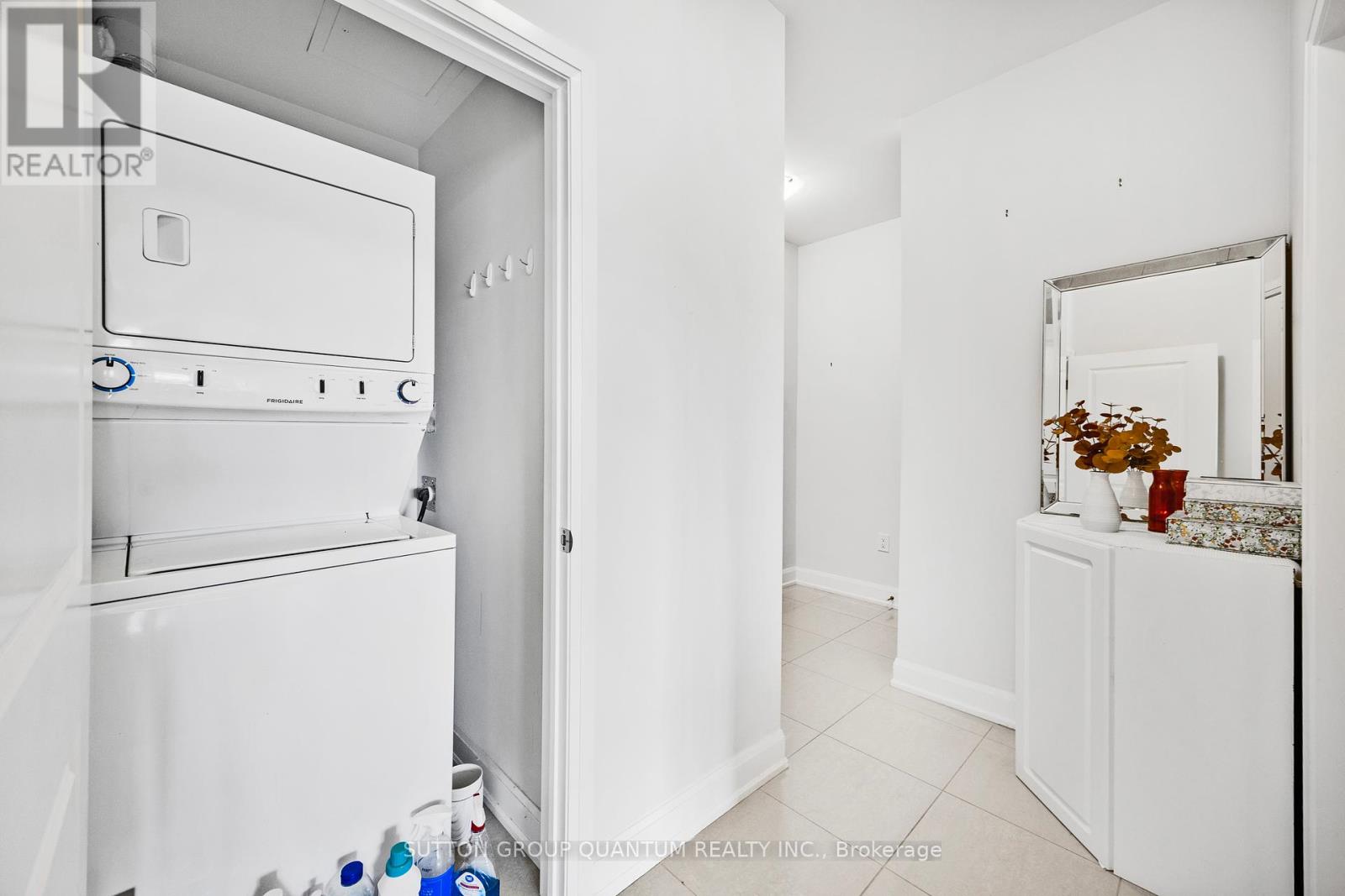 Photo 18 of 201 275 Roxton Road, Oakville ON