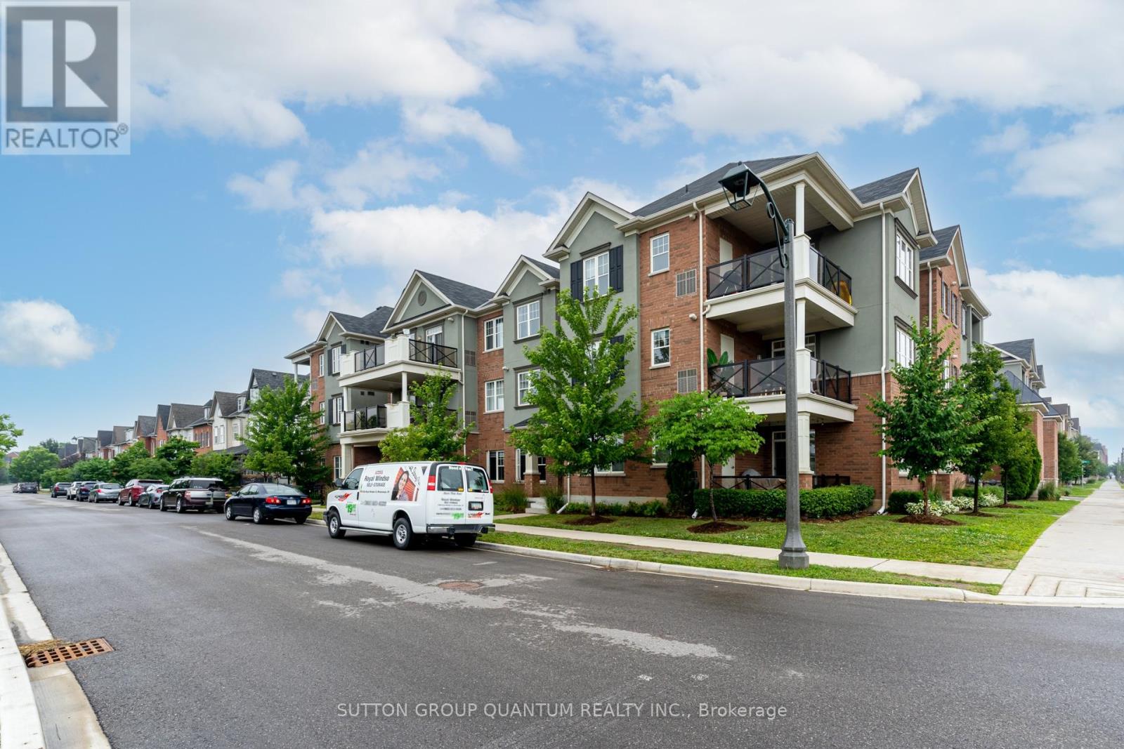 Photo 24 of 201 275 Roxton Road, Oakville ON