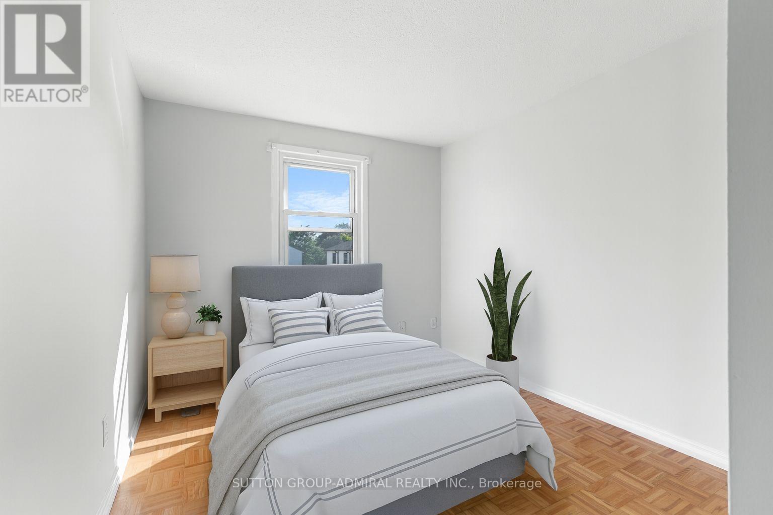 Photo 13 of 63 7340 Copenhagen Road, Mississauga ON