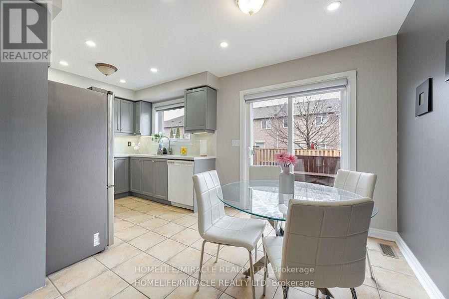 Photo 17 of 7 Eastview Gate, Brampton ON