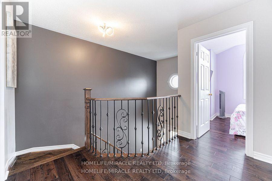 Photo 21 of 7 Eastview Gate, Brampton ON