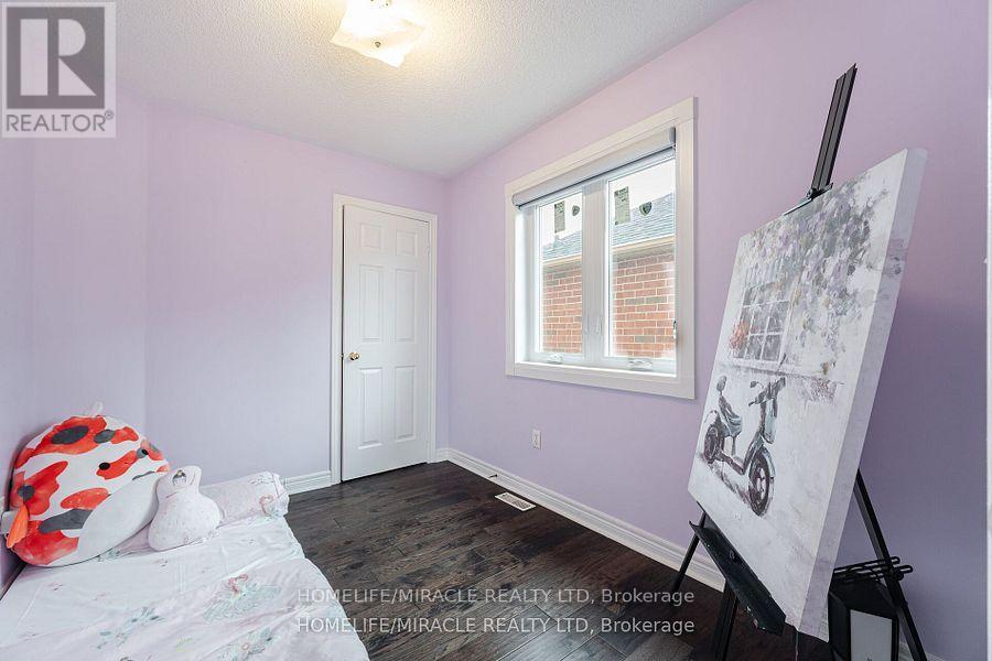 Photo 27 of 7 Eastview Gate, Brampton ON