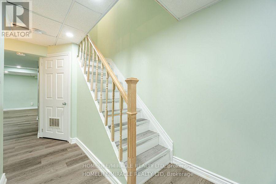 Photo 31 of 7 Eastview Gate, Brampton ON