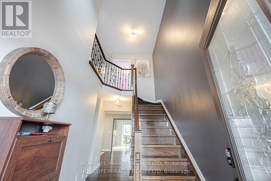 Photo 7 of 7 Eastview Gate, Brampton ON