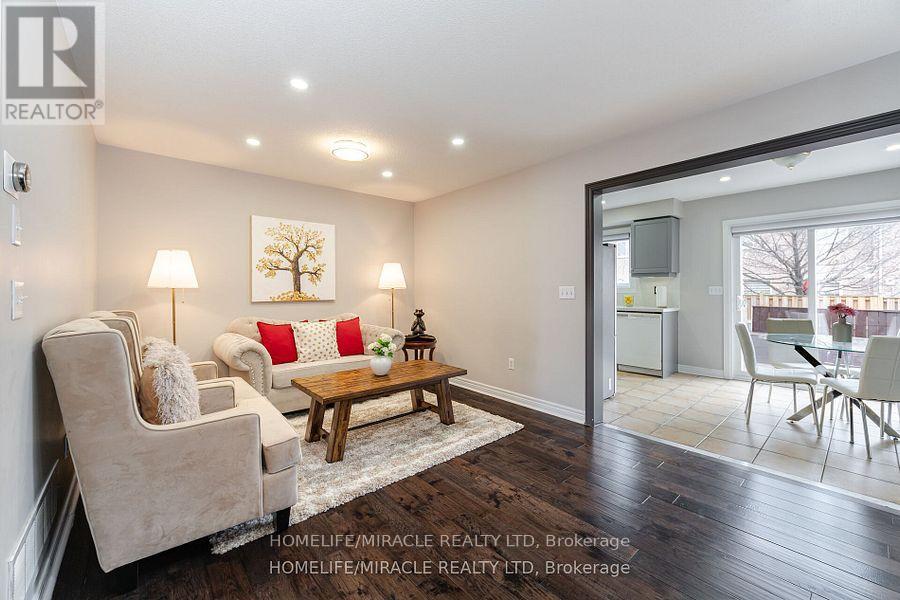 Photo 9 of 7 Eastview Gate, Brampton ON