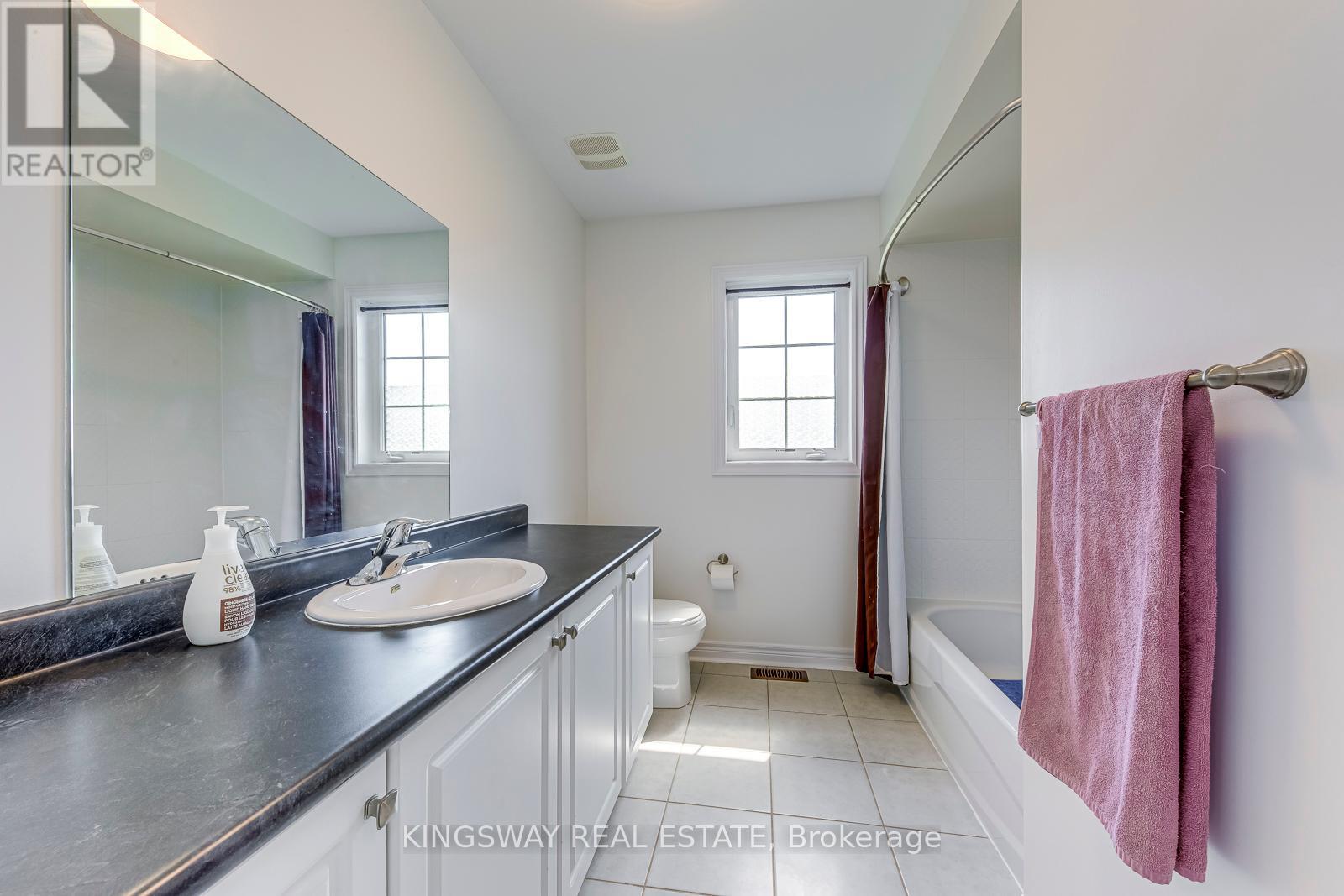 Photo 40 of 423 Cedric Terrace, Milton ON