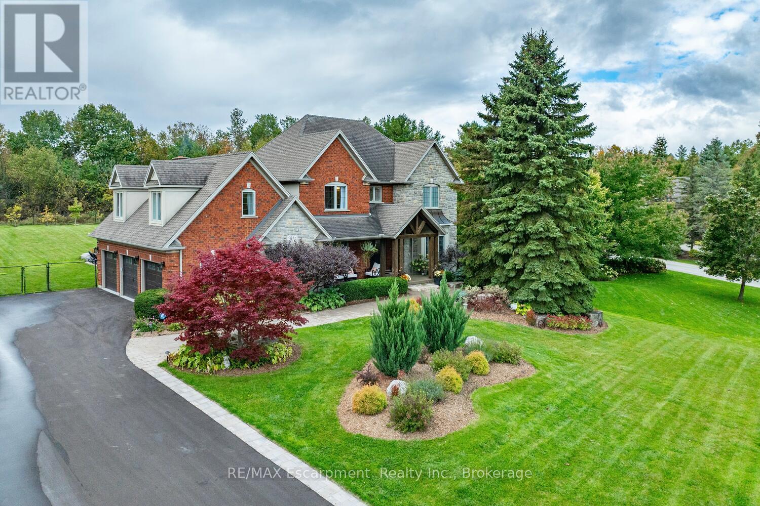 Photo 1 of 48 Palomino Drive, Hamilton ON