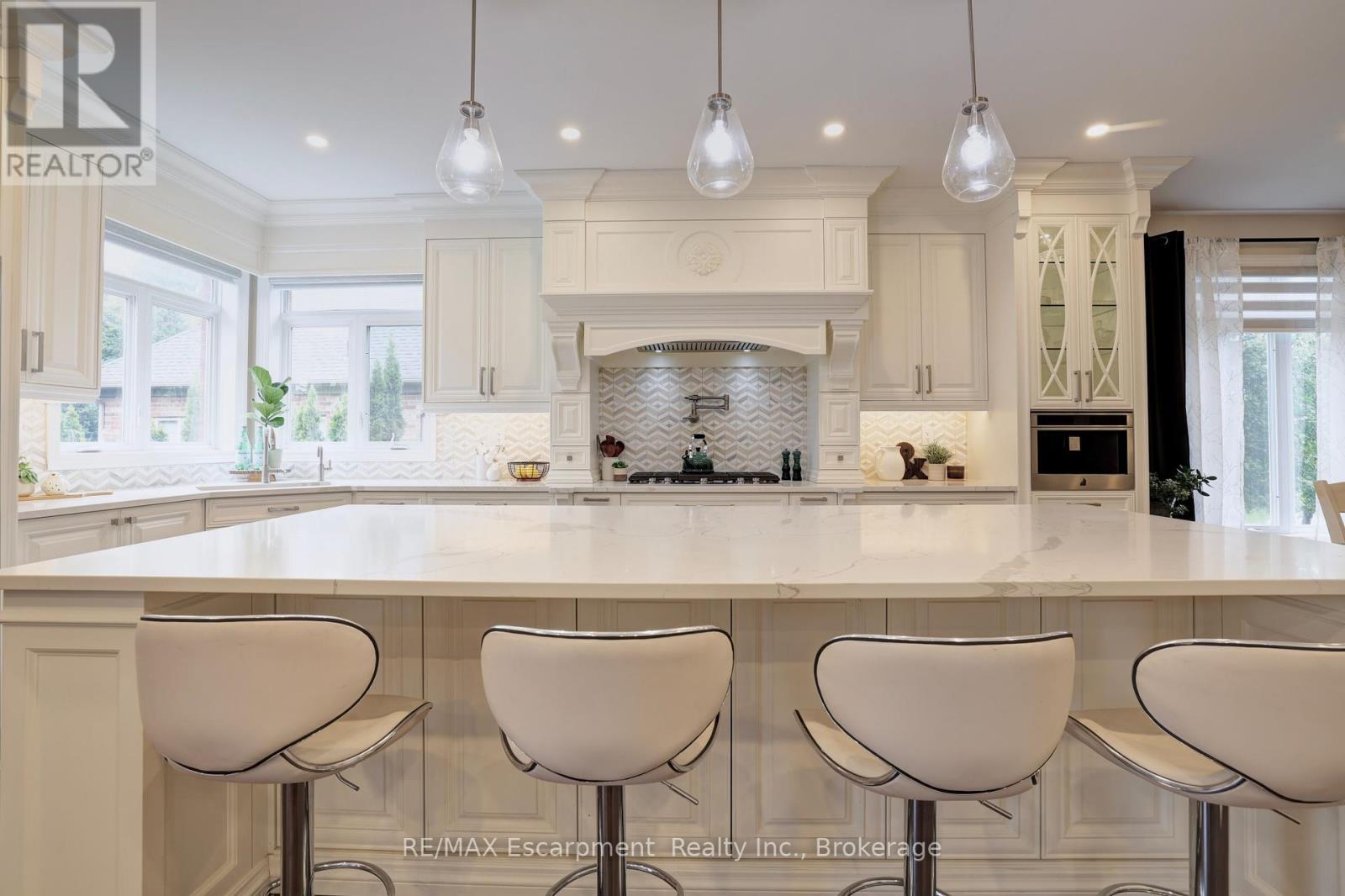 Photo 10 of 48 Palomino Drive, Hamilton ON