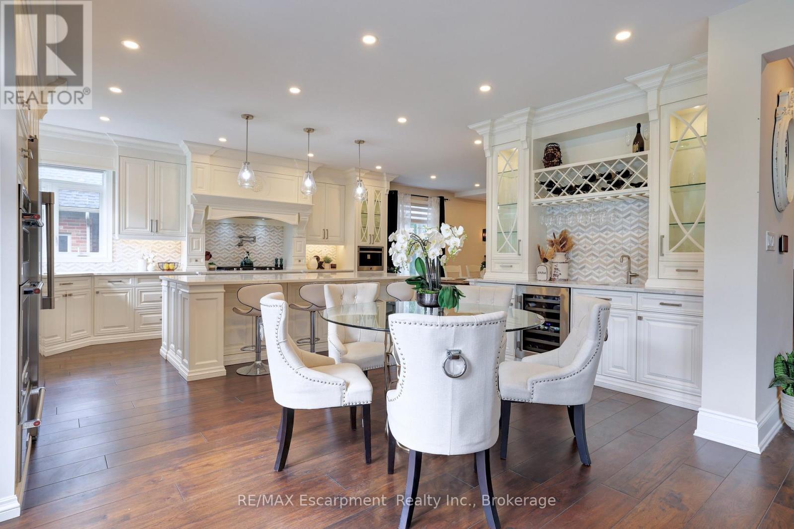 Photo 13 of 48 Palomino Drive, Hamilton ON