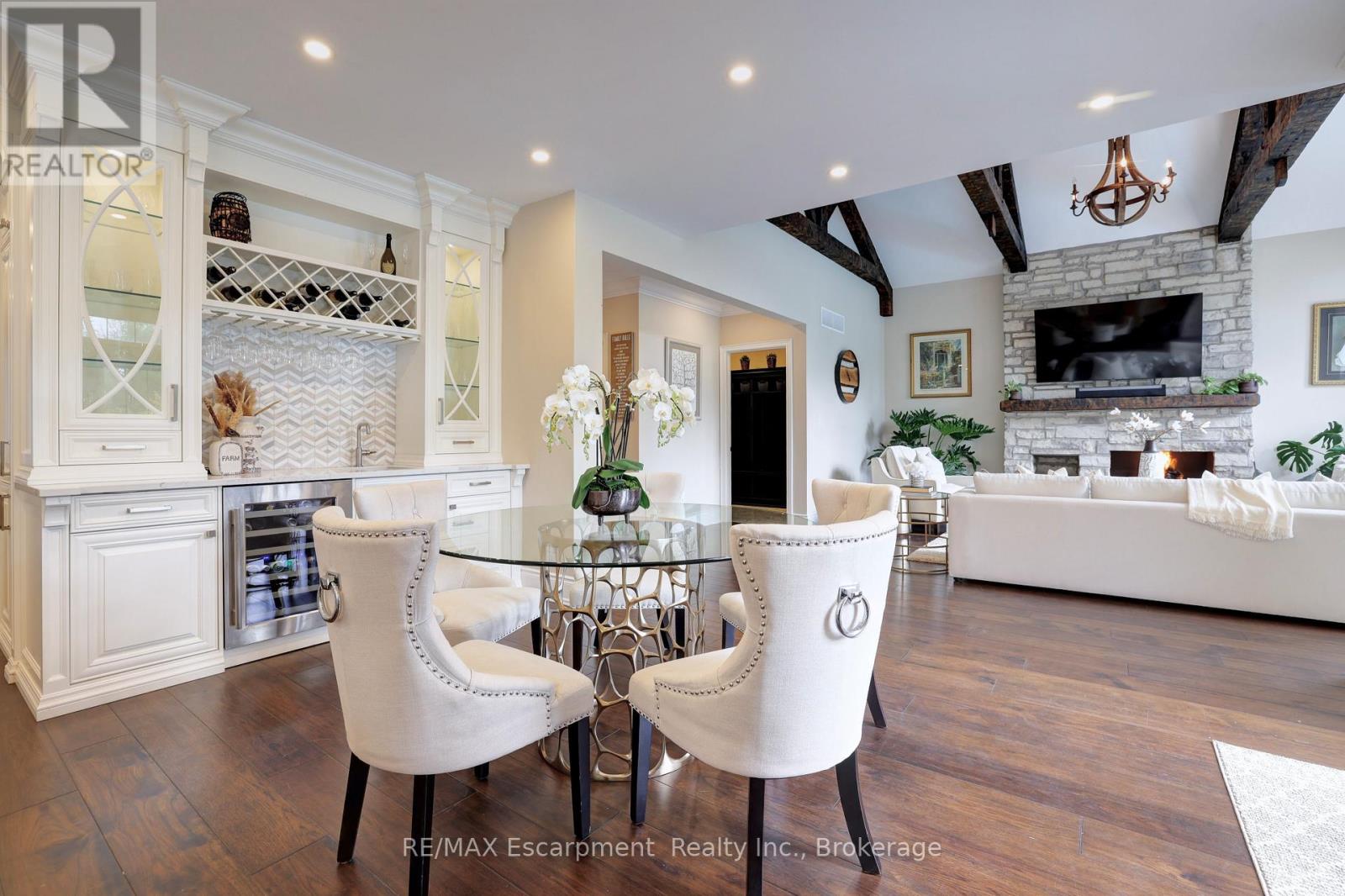 Photo 14 of 48 Palomino Drive, Hamilton ON