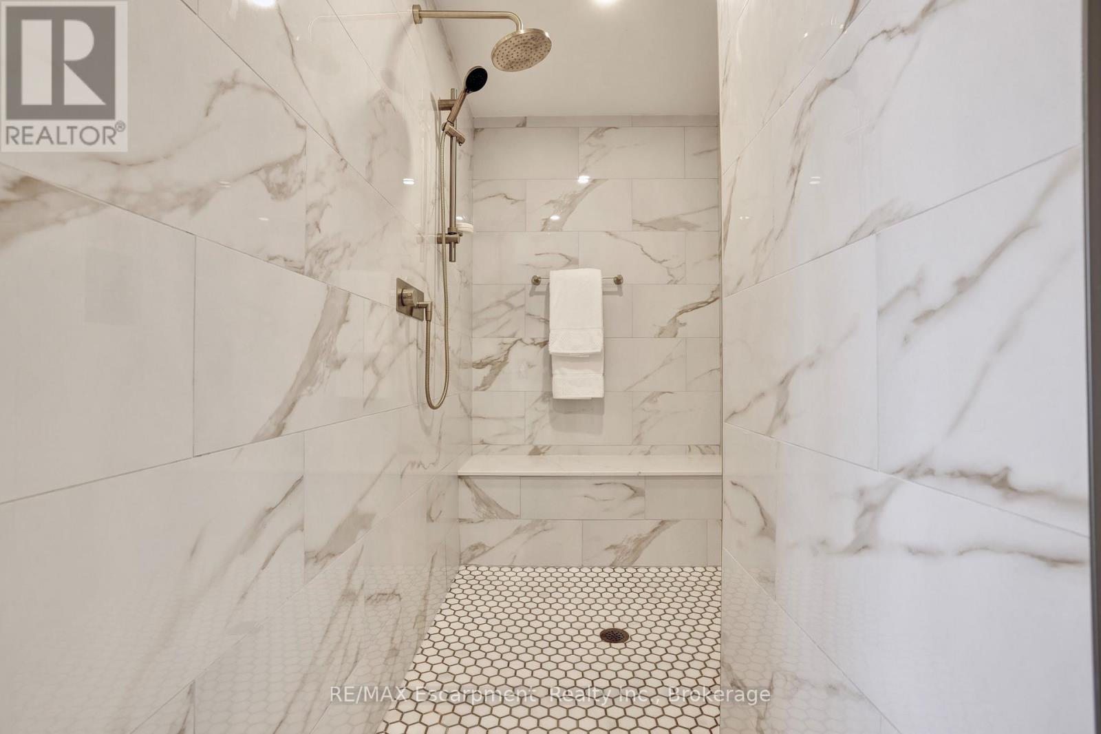 Photo 26 of 48 Palomino Drive, Hamilton ON