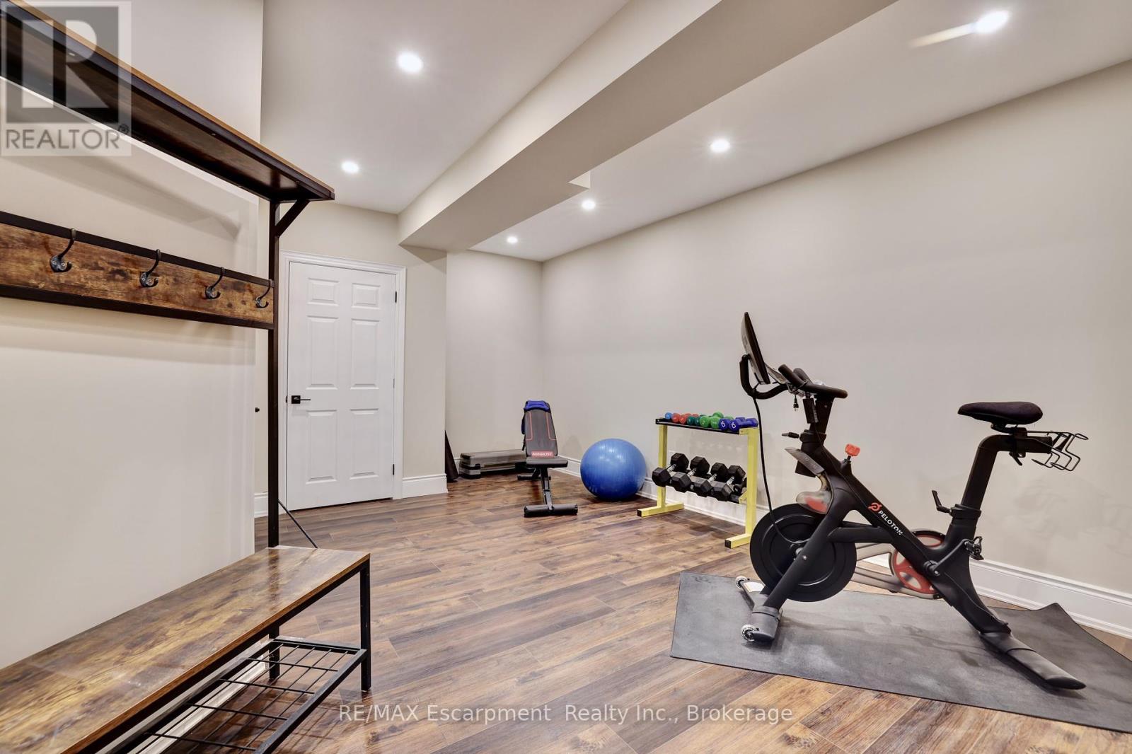 Photo 35 of 48 Palomino Drive, Hamilton ON