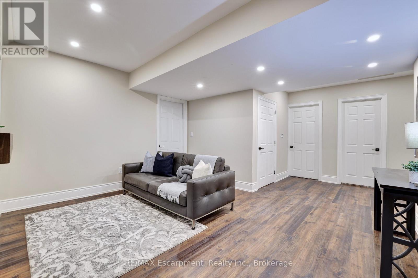 Photo 36 of 48 Palomino Drive, Hamilton ON