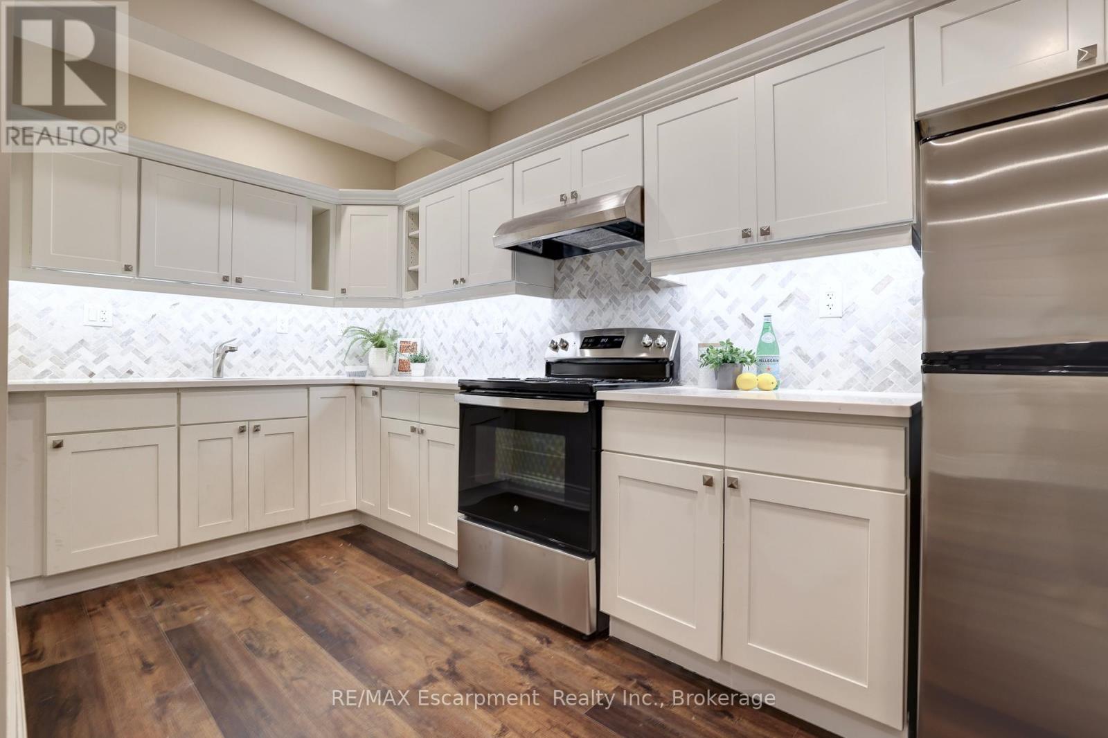 Photo 37 of 48 Palomino Drive, Hamilton ON