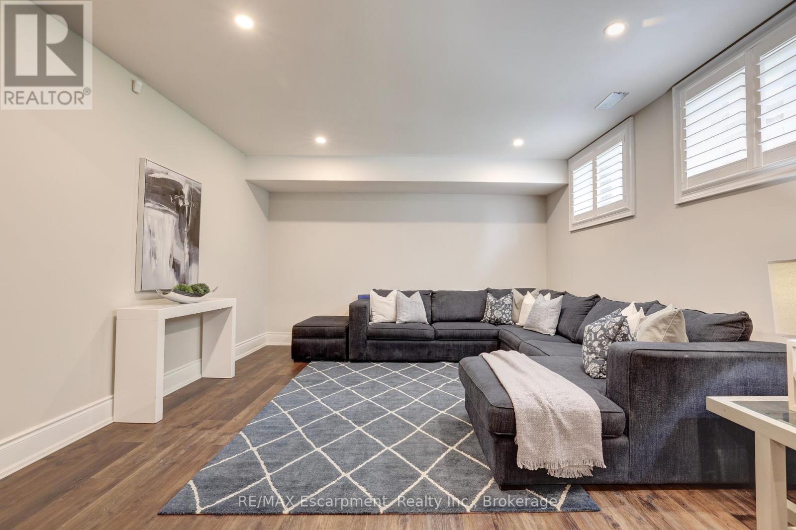 Photo 39 of 48 Palomino Drive, Hamilton ON