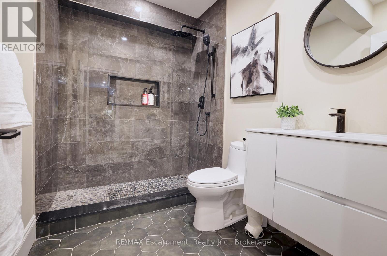 Photo 41 of 48 Palomino Drive, Hamilton ON