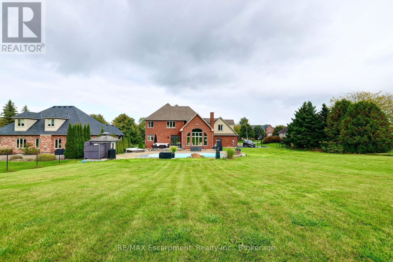 Photo 42 of 48 Palomino Drive, Hamilton ON