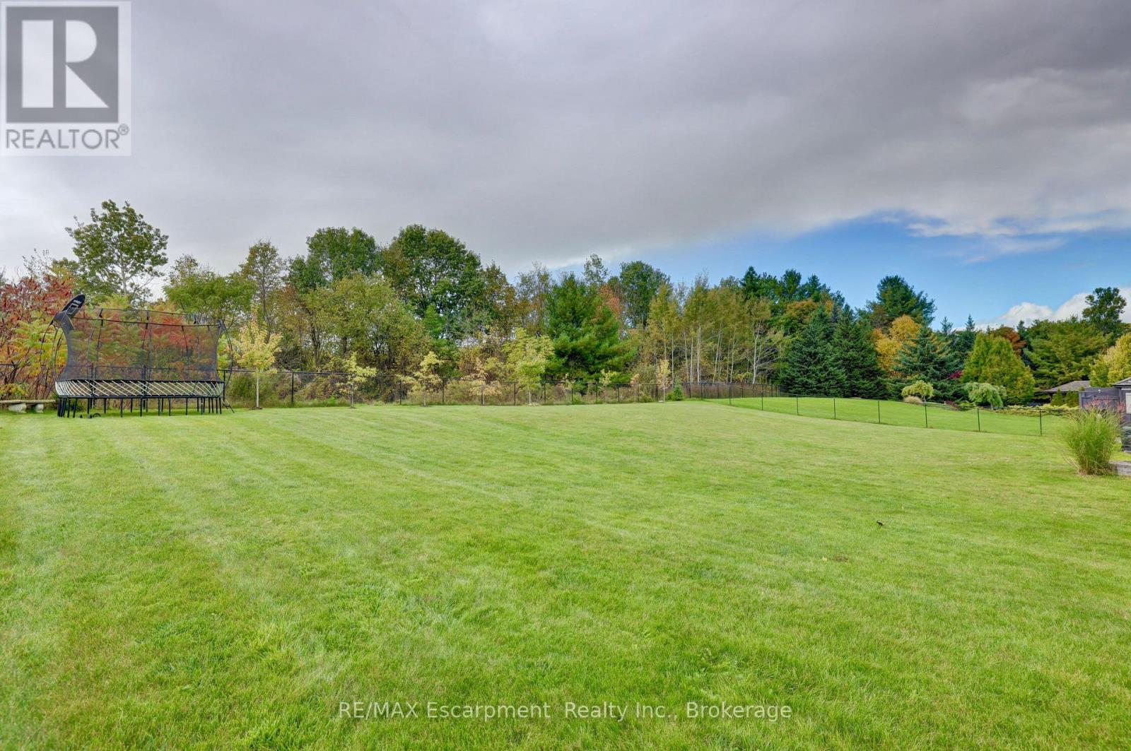 Photo 47 of 48 Palomino Drive, Hamilton ON
