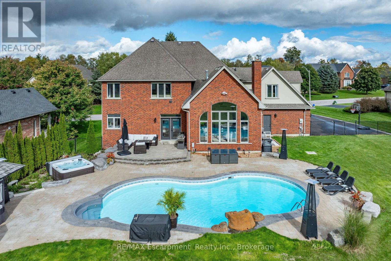 Photo 49 of 48 Palomino Drive, Hamilton ON