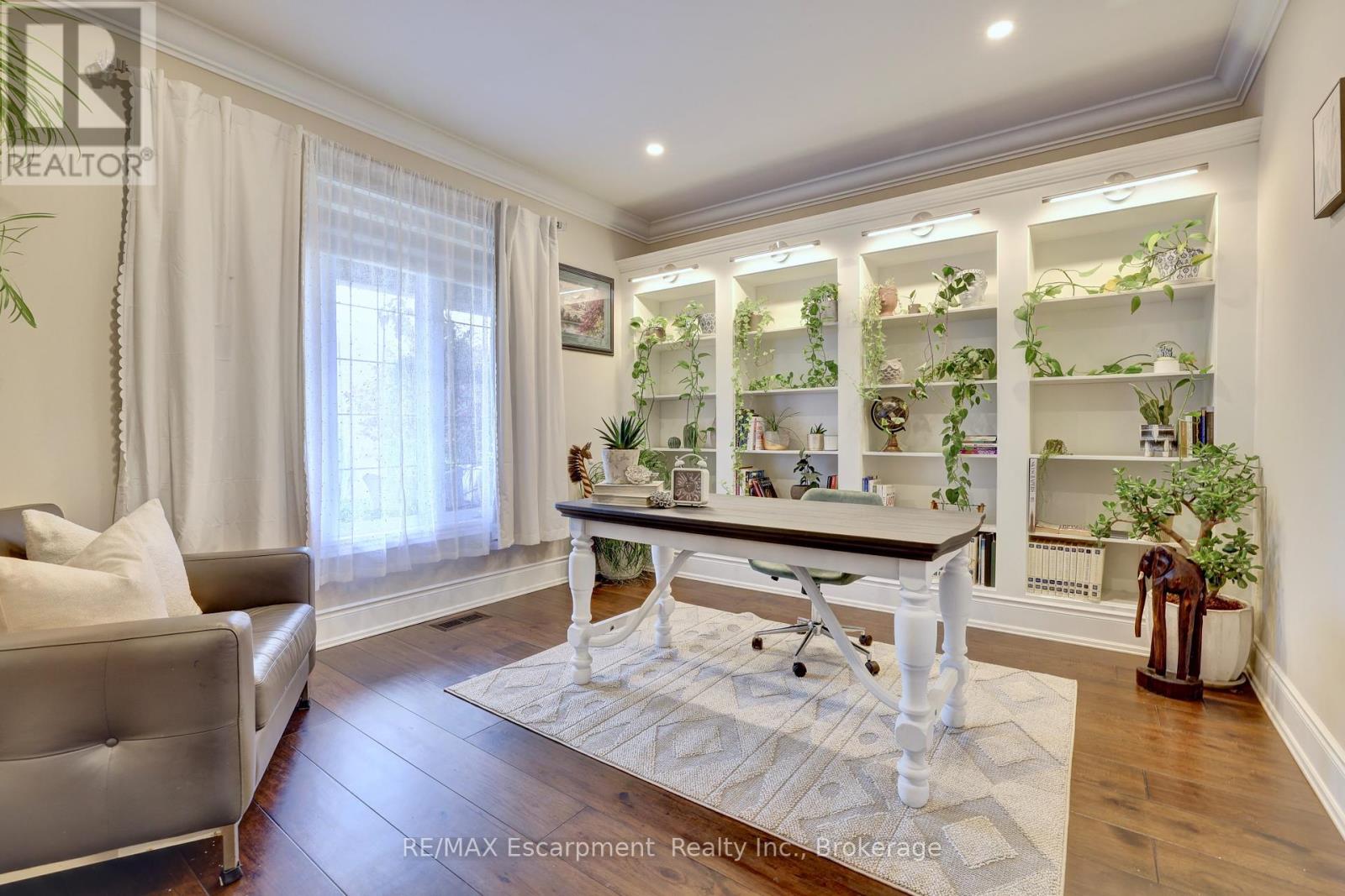 Photo 5 of 48 Palomino Drive, Hamilton ON