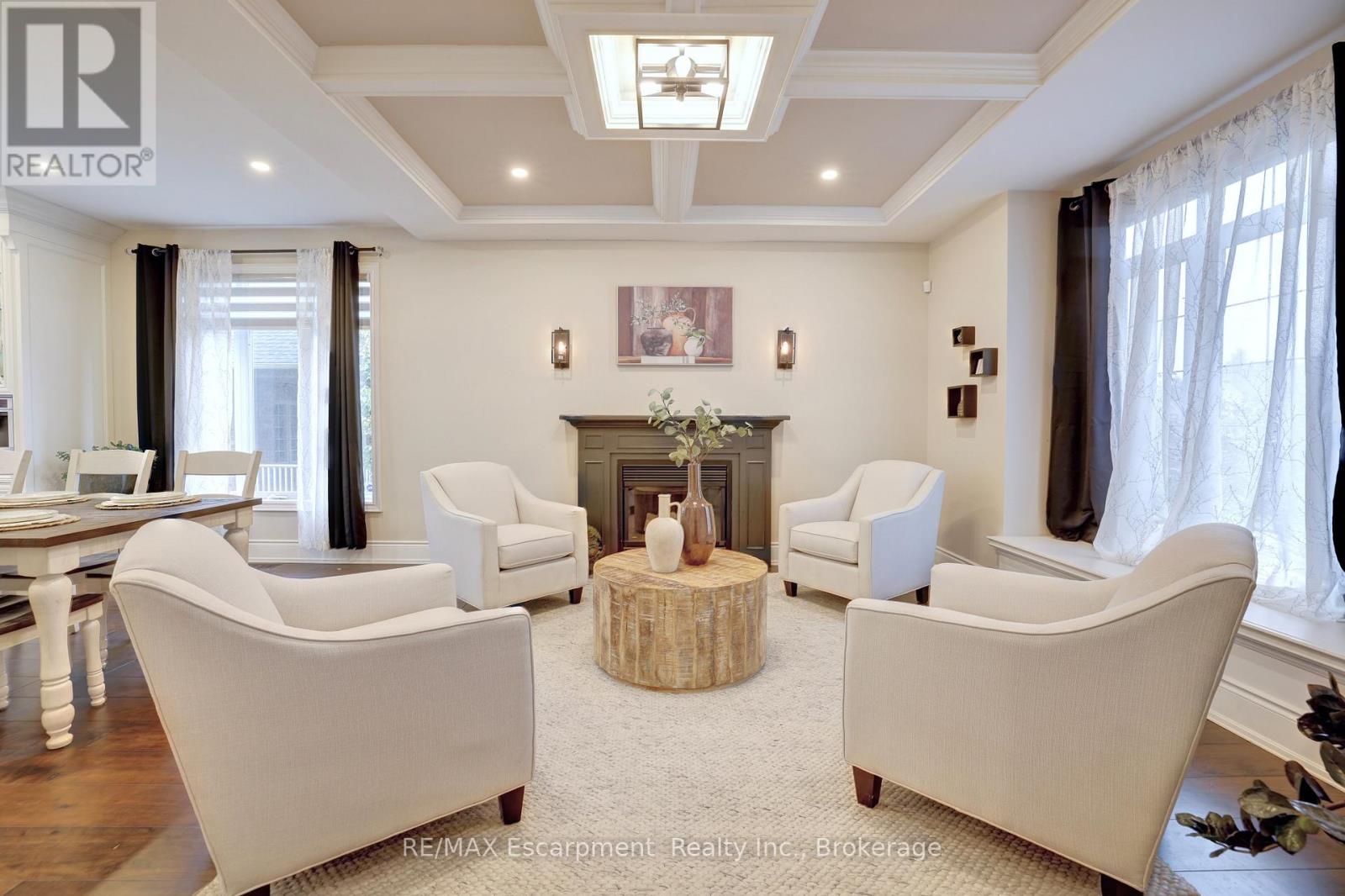 Photo 6 of 48 Palomino Drive, Hamilton ON