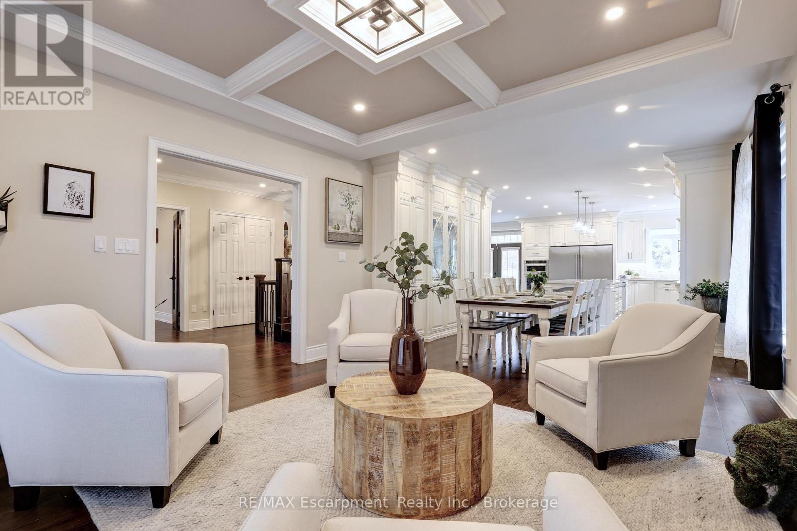 Photo 7 of 48 Palomino Drive, Hamilton ON