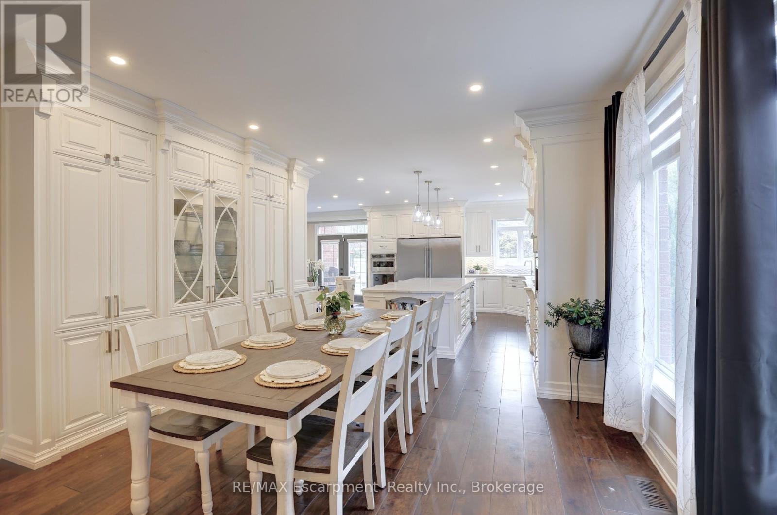 Photo 8 of 48 Palomino Drive, Hamilton ON