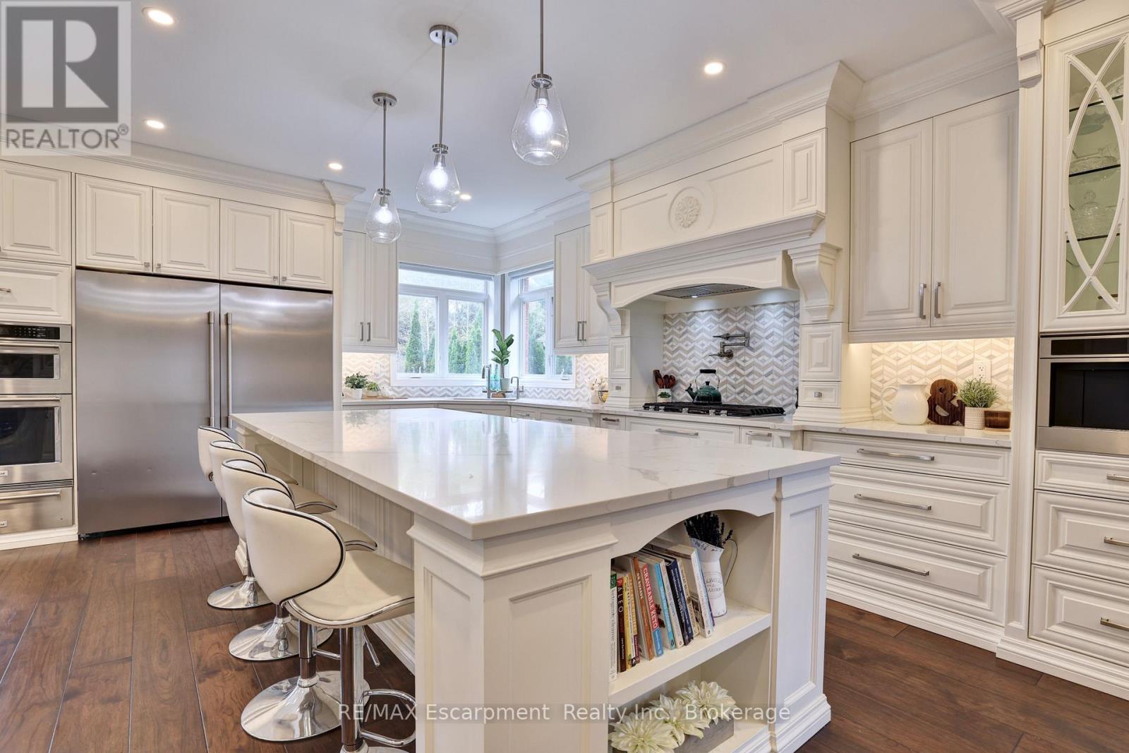 Photo 9 of 48 Palomino Drive, Hamilton ON