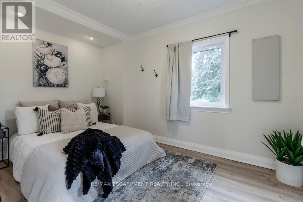Photo 13 of 5418 King Street, Lincoln ON