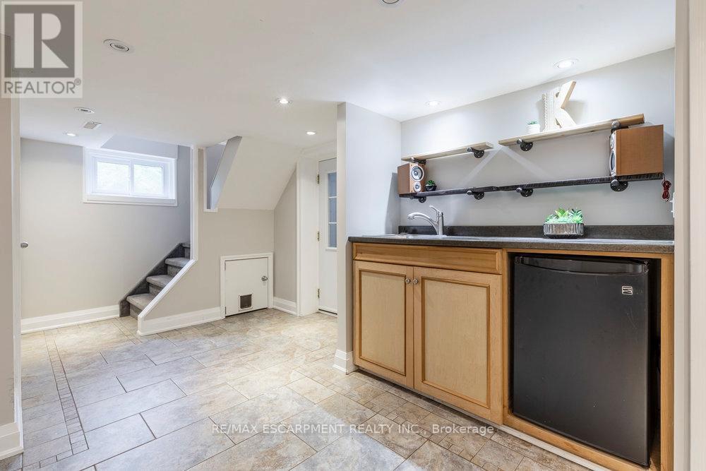 Photo 17 of 5418 King Street, Lincoln ON