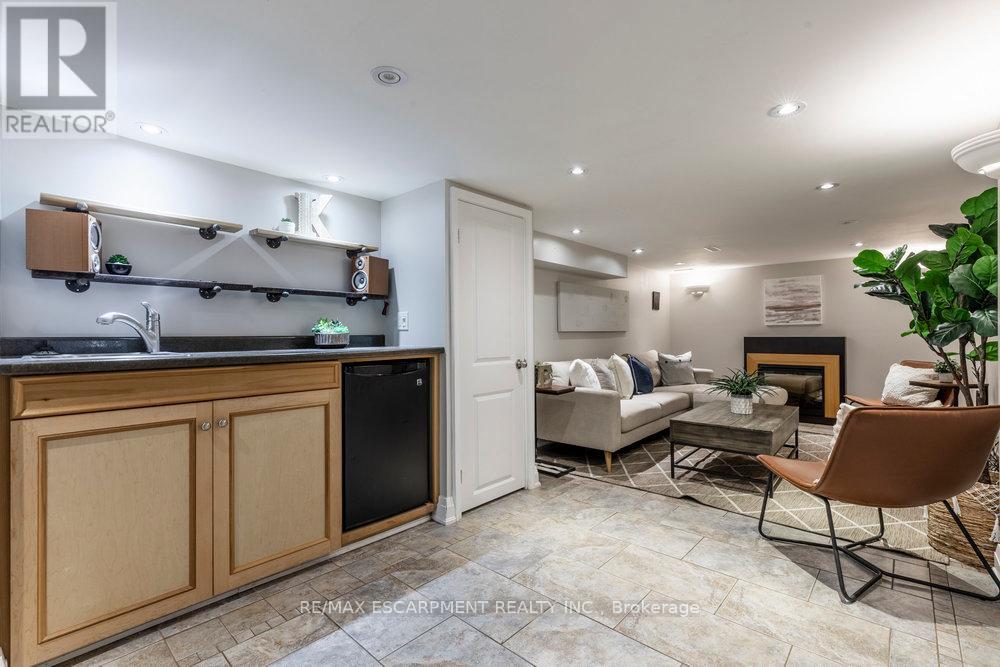 Photo 18 of 5418 King Street, Lincoln ON