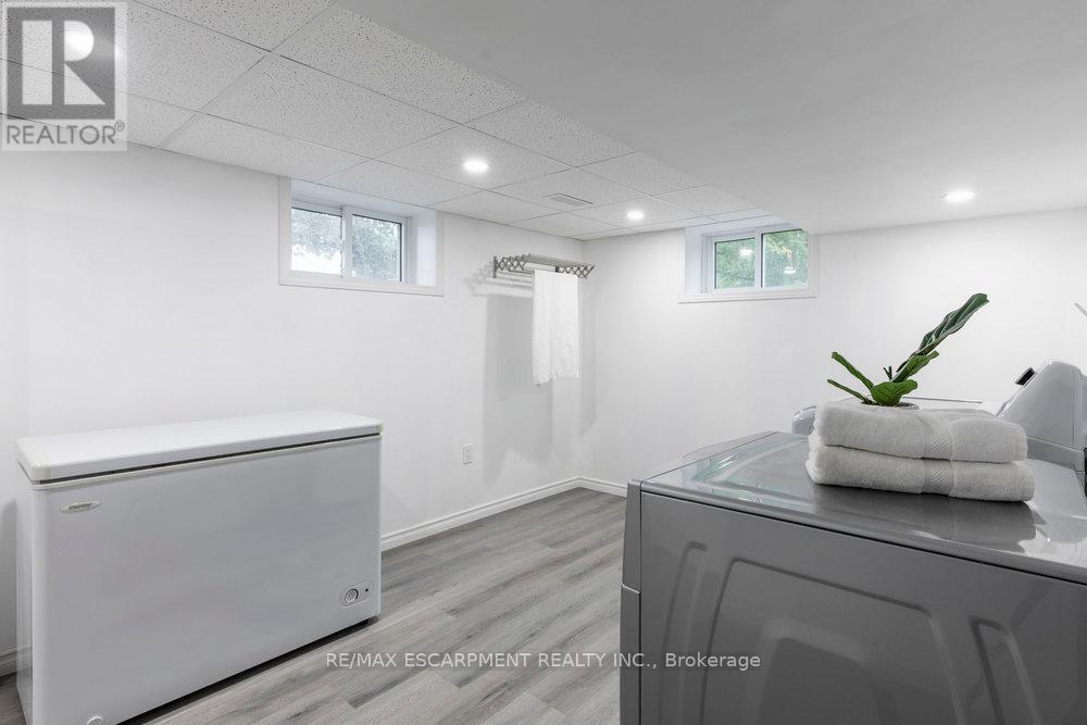 Photo 23 of 5418 King Street, Lincoln ON