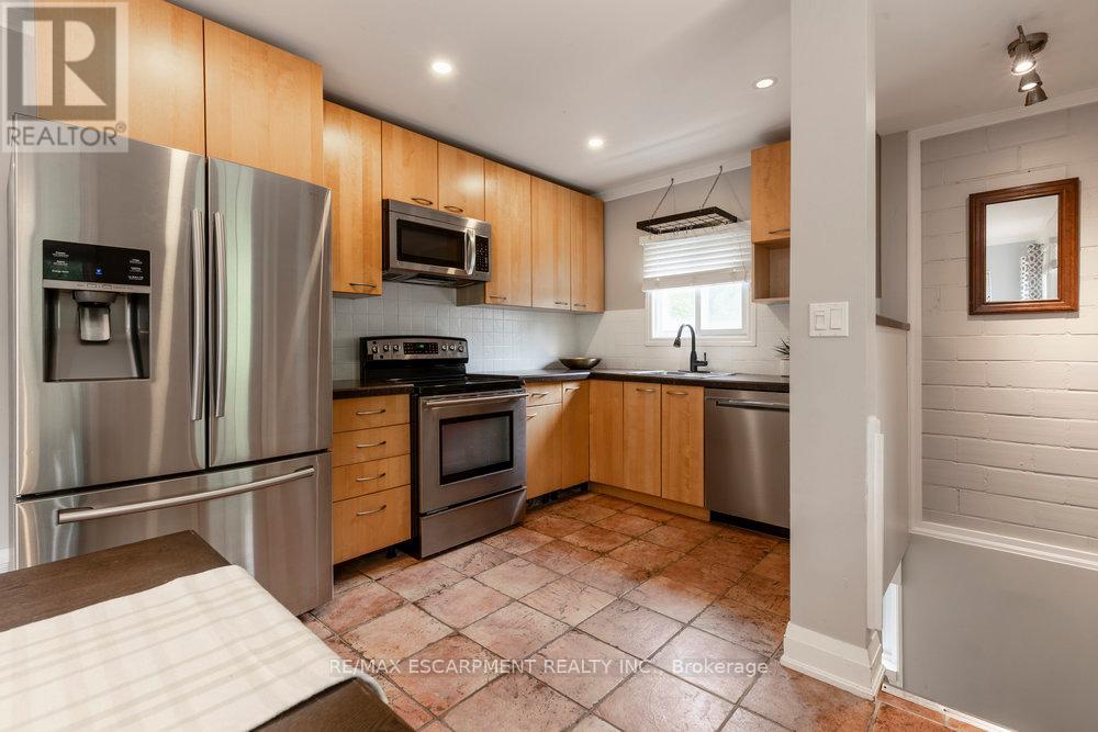 Photo 7 of 5418 King Street, Lincoln ON