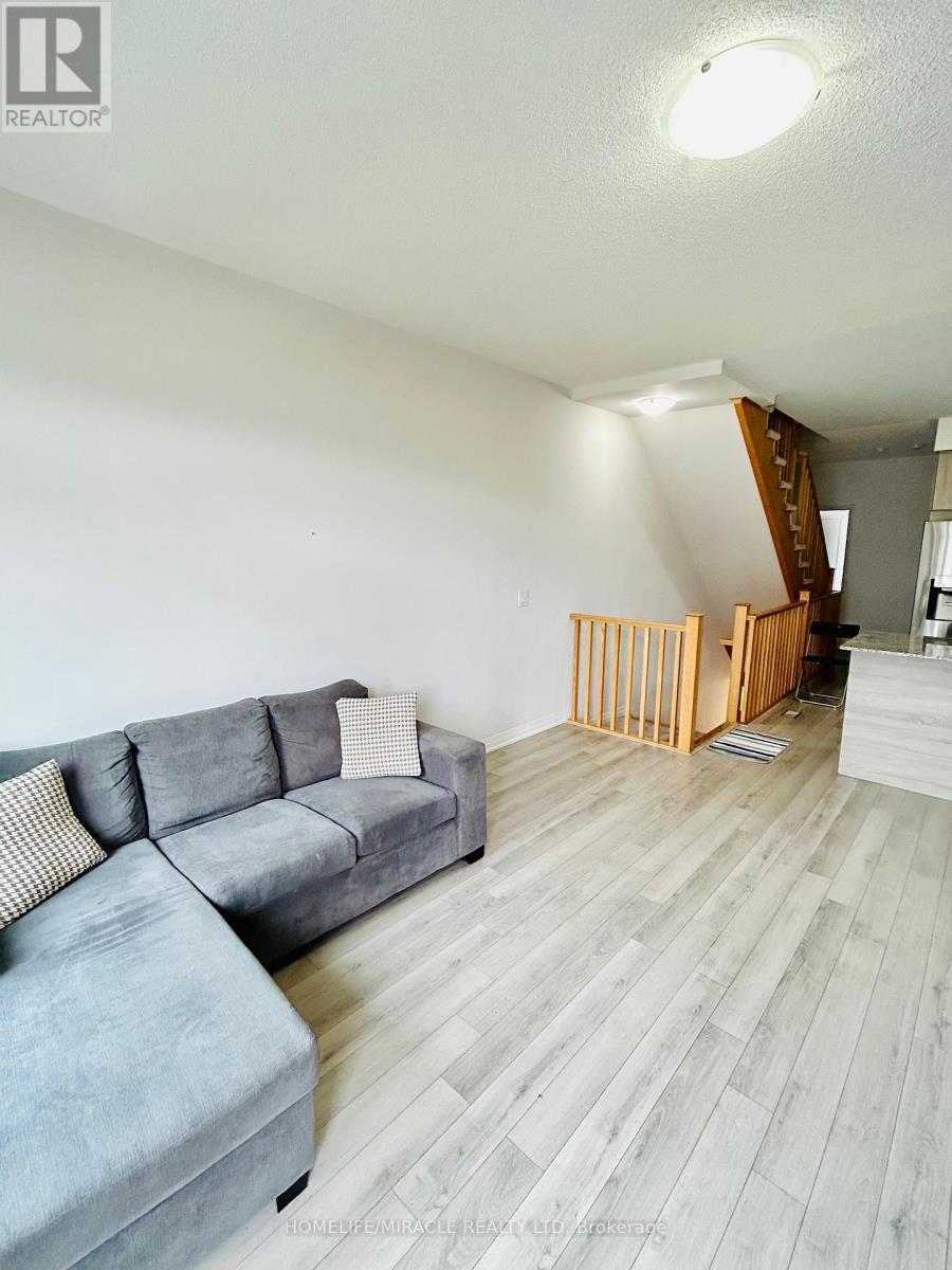 Photo 8 of 302 585 Colborne Street, Brantford ON