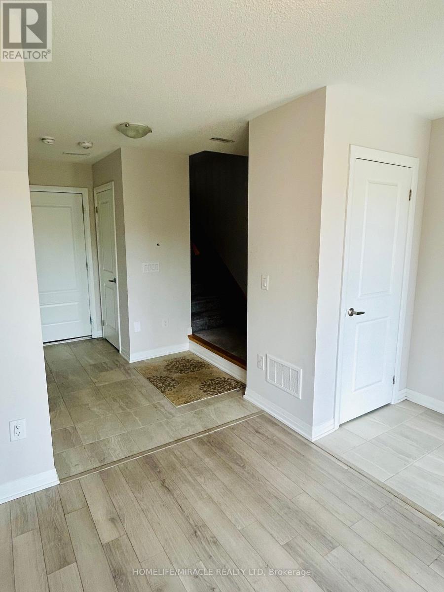 Photo 9 of 302 585 Colborne Street, Brantford ON