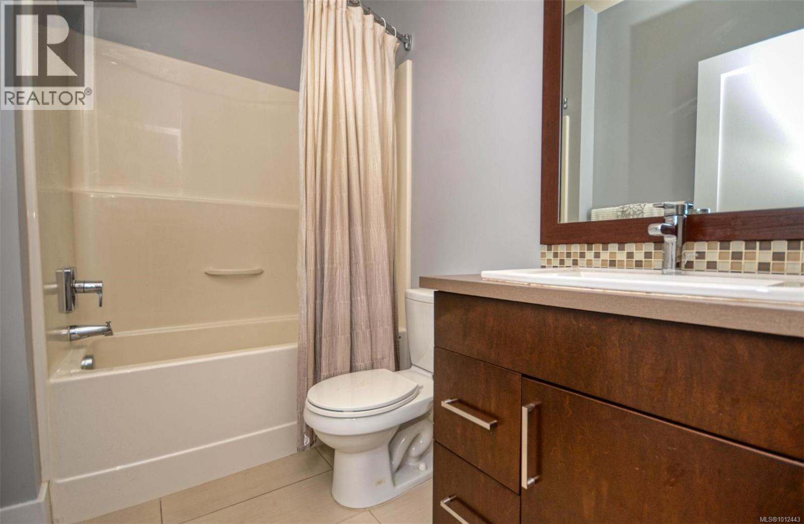 Photo 17 of 405 982 Mckenzie Ave, Saanich BC