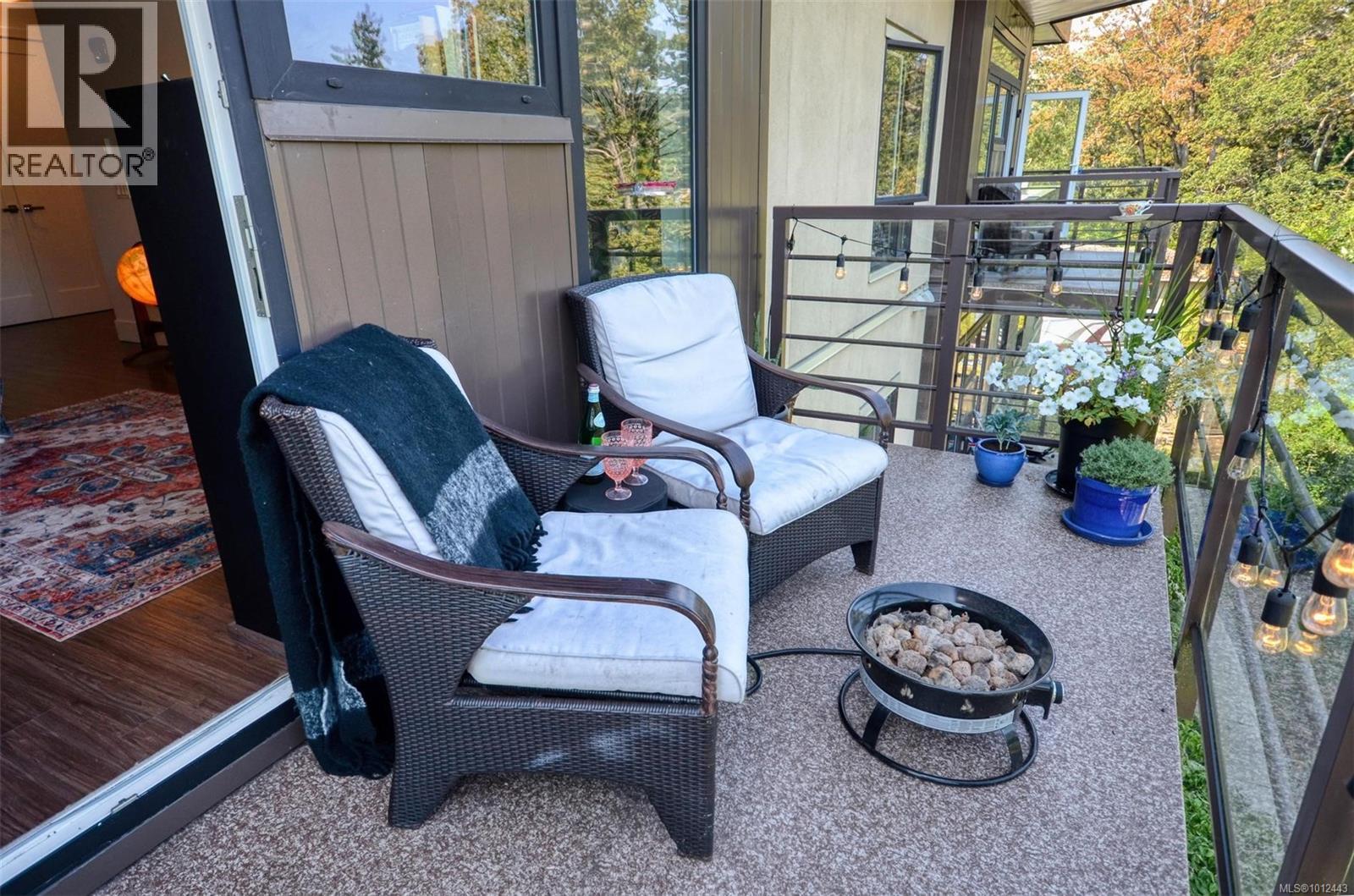 Photo 23 of 405 982 Mckenzie Ave, Saanich BC
