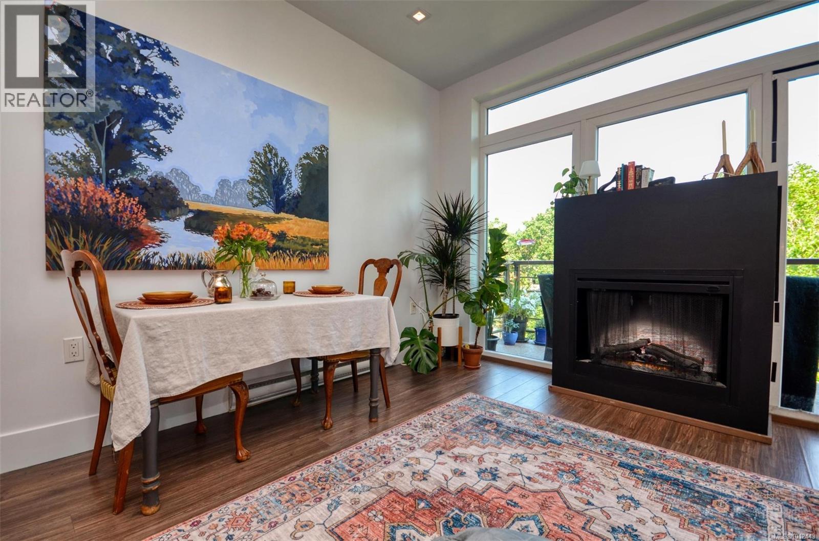 Photo 3 of 405 982 Mckenzie Ave, Saanich BC