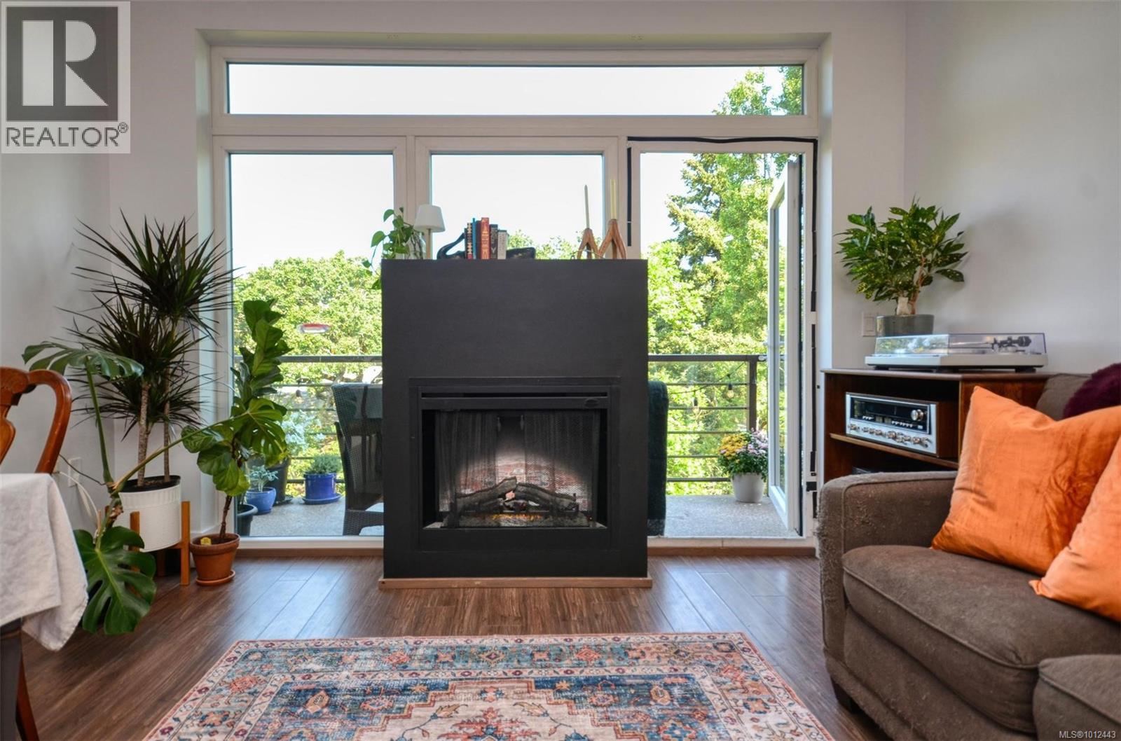 Photo 5 of 405 982 Mckenzie Ave, Saanich BC