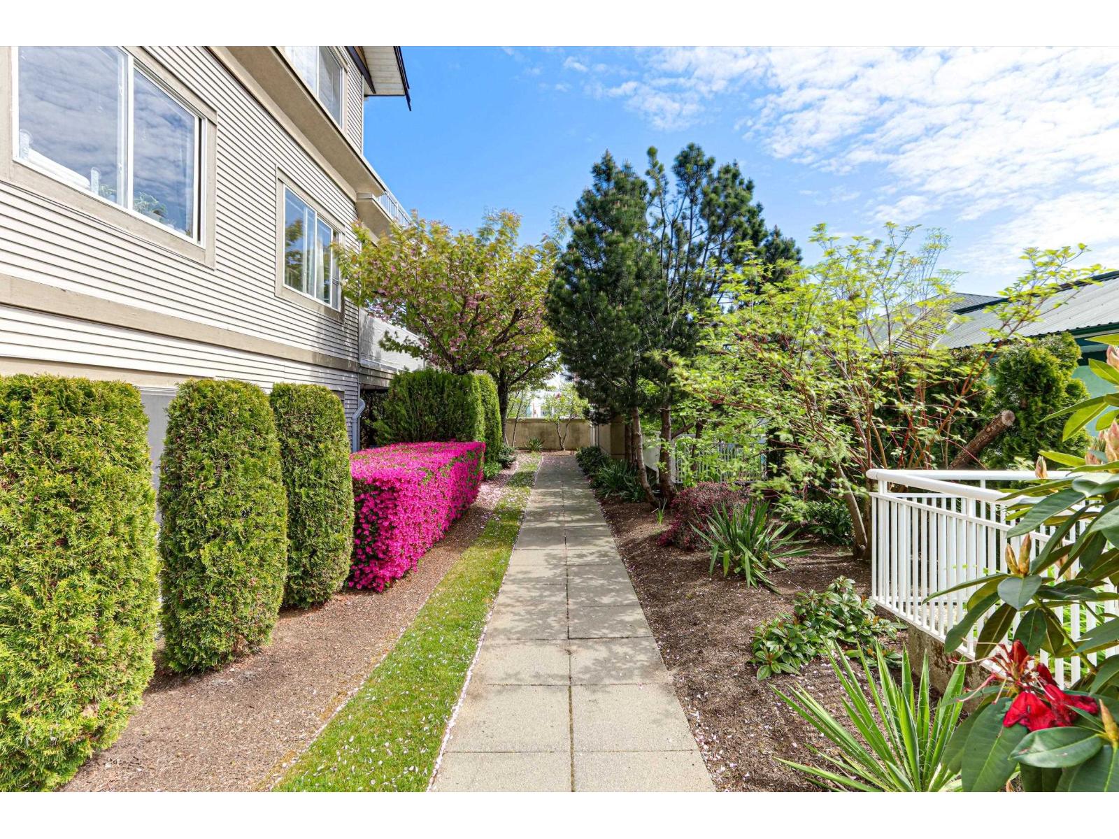 Photo 33 of 203 6359 198 Street, Langley BC